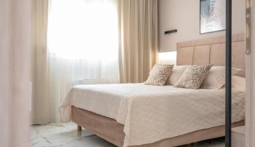 Deluxe Suite with Sea View