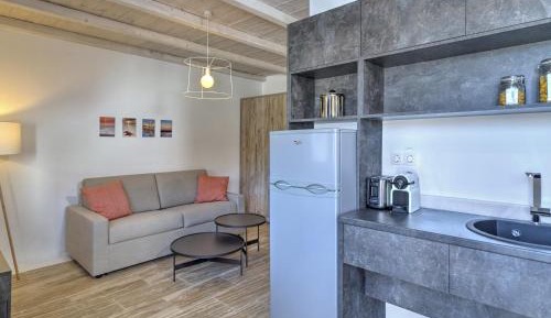 Family Suite with Land View