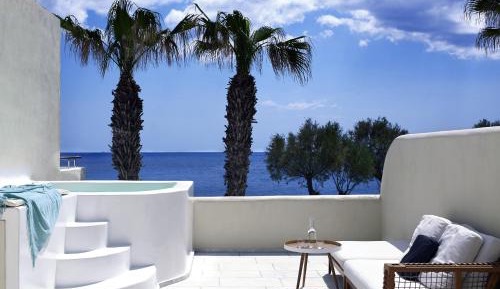 Honeymoon Suite with Private Outdoor Jacuzzi