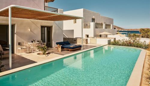 Enastro Suite One-Bedroom Suite King with Terrace Private Pool and with Garden View