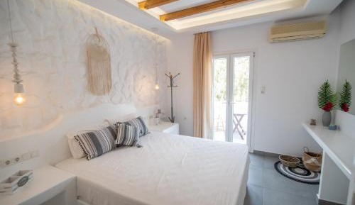 Studio (2 Adults)