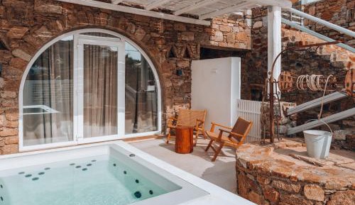 Senses Suite with Outdoor Hot Tub
