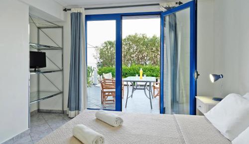 Family One-Bedroom Apartment with Sea View