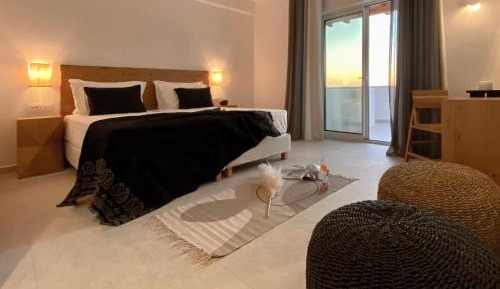 Suite with Outdoor Hot Tub & Sea View