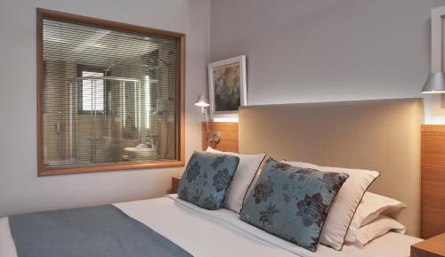 Double Room Pool View (Relax or Activity Area)