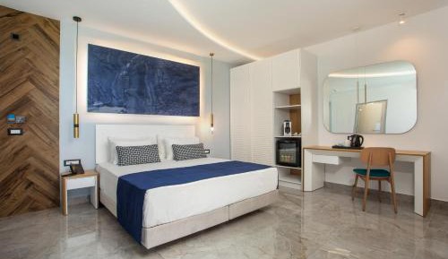 Executive Suite with Sea View & Jacuzzi (Adults Only) 