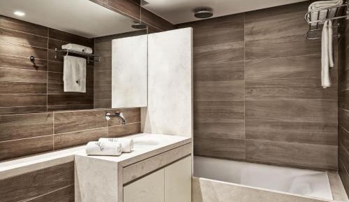 Junior Suite Inland View