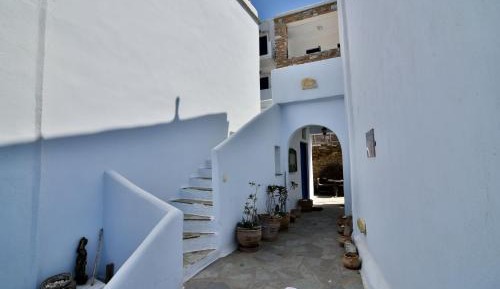 One-Bedroom Apartment (5 Adults)