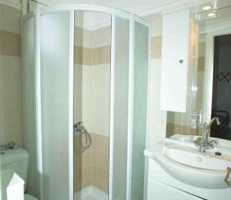 One-Bedroom Apartment with Balcony (4 Adults)