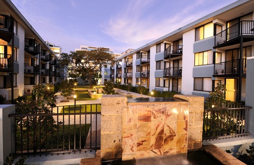 South Perth Hotel | Lodestar Waterside Apartments
