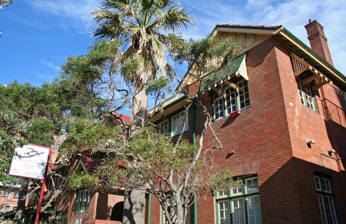 Newcastle Hotel | Newcastle Beach YHA