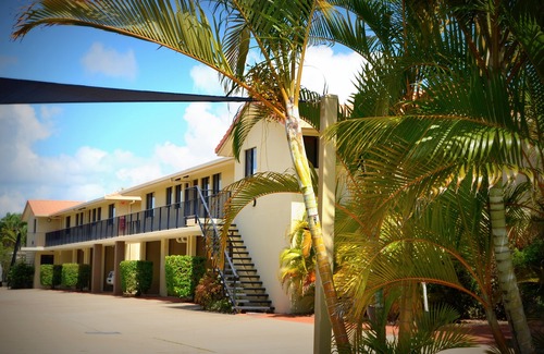Torquay Hotel | Arlia Sands Apartments