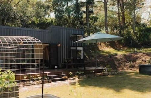 Montville House | Lavish Group Retreat. Pool Sauna Hair/makeup room!