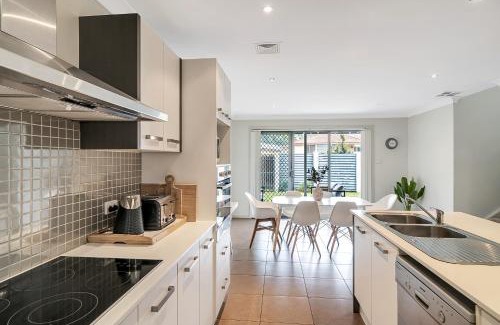 Nelson Bay House | RELAXING BEACH HOME / SHORT STROLL FROM BEACH