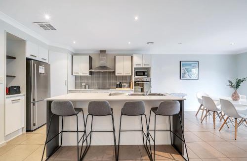 Nelson Bay House | RELAXING BEACH HOME / SHORT STROLL FROM BEACH