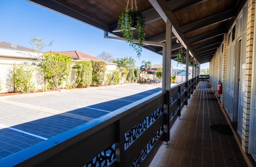 Long Jetty Hotel | Jetty Motel the Entrance