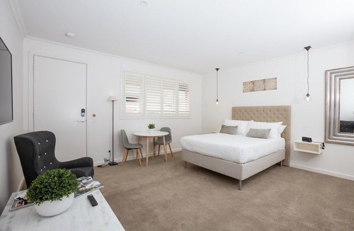 Ballarat Hotel | Newington Apartments