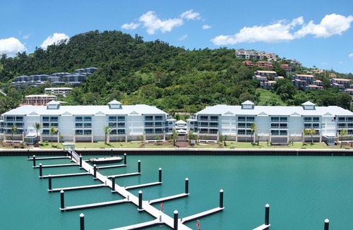 Airlie Beach Hotel | Mantra Boathouse Apartments Airlie Beach