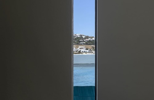 Ornos Hotel | CUBIC Mykonos Seafront Design Suites