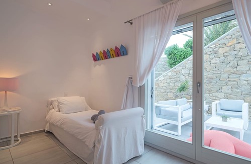 Tourlos Villa | Lux Villa, 5 Master BR, Private Pool, Sunset View!