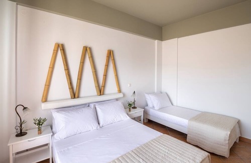 Galissas Bed & Breakfast | OLIVAS ROOMS