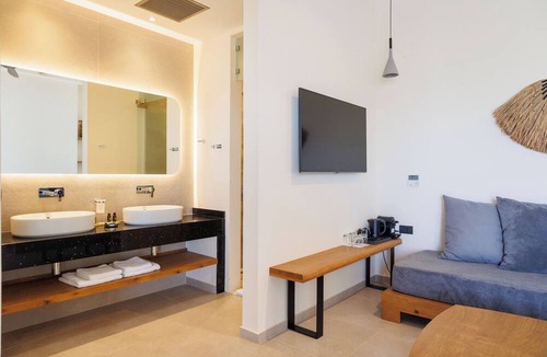 Nea Cryssi Akti Hotel | Kouros Blanc Resort & Suites