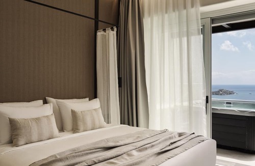 Platis Gialos Hotel | Ezio Bo Luxury Living