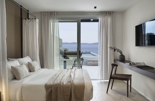 Platis Gialos Hotel | Ezio Bo Luxury Living