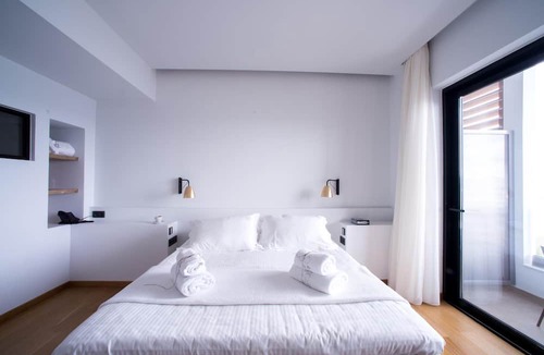 Nea Styra Hotel | Sunday Boutique Hotel