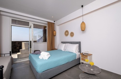 Perivolos House | Sand Gem - Beach Apartments