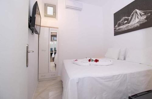 Little Venice Bed & Breakfast | CAPRI Downtown Rooms