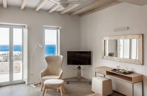 Elia Villa | Artemis 7BD Minimal Villa Private Pool Jacuzzi