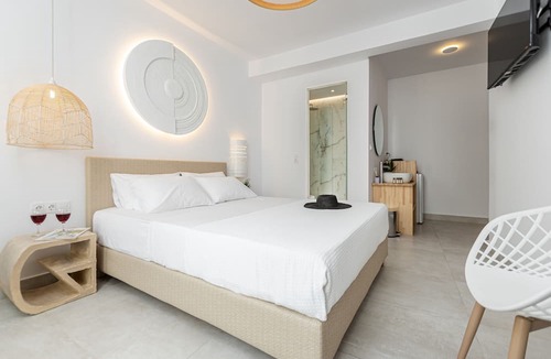 Naxos Town House | Golden Bird's