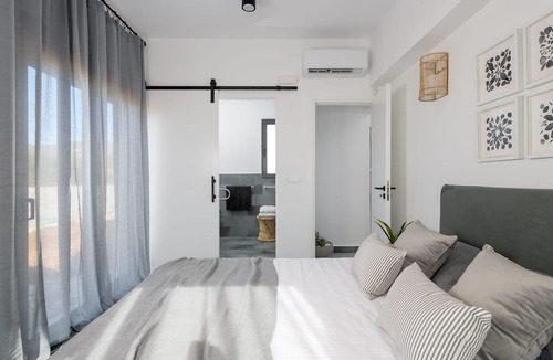 Lahania Villa | Seawater Villa