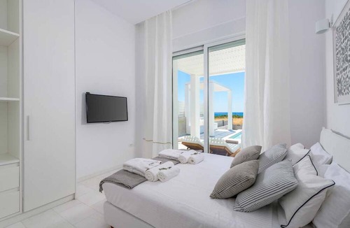 Lahania Villa | Seashore Villa
