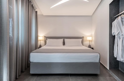 Agios Georgios Hotel | Santa Irina Luxury Sunny Lofts