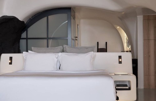 Oia House | Olvos Luxury Suites
