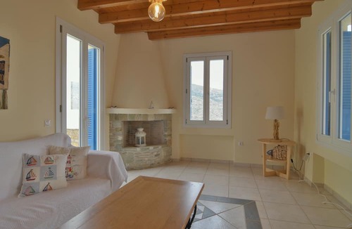 Gavrio House | Monolithos Villas