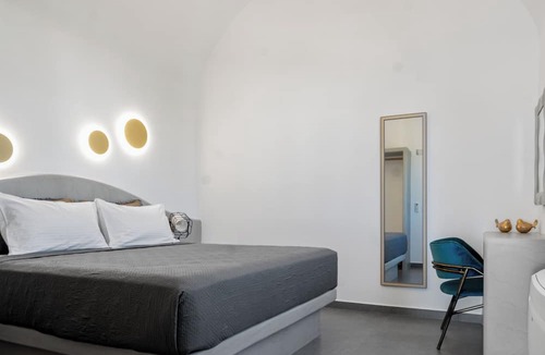 Kamari Hotel | Mountain and Sea Suites