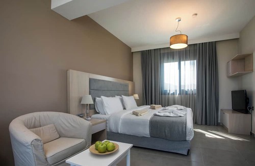 Gennadi House | RITA MARE