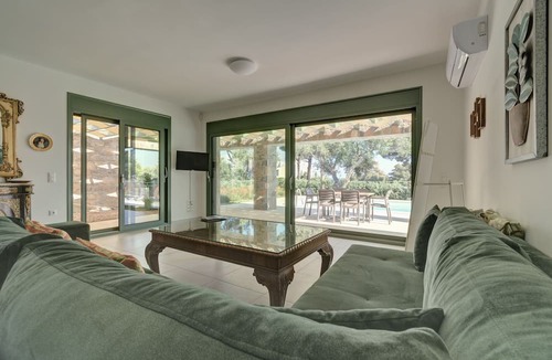 Plomari Villa | Ouzo Stone House 2, with private pool