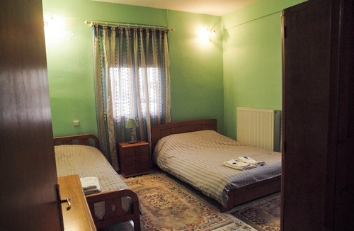Trikala Apartment | Charming Trikala Apartment With Garden & Central Heating