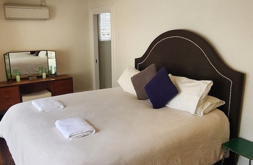 Healesville House | Temora House is the Queen of main street & sits high over beautiful Healesville