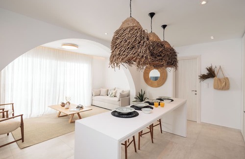 Maragas Hotel | Seanfinity Beachfront Suites