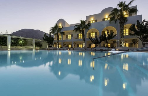 Kamari Hotel | Hotel 28