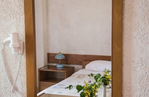 Apikia Hotel | Sariza Spring Hotel
