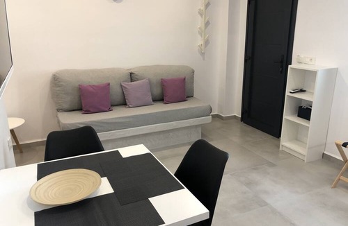 Kamari House | Dragonfly Villas