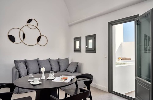 Pyrgos Hotel | Alleys All-Suite Hotel & Spa