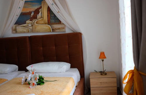 Kamari House | Sweet Heart Studio - Apartments