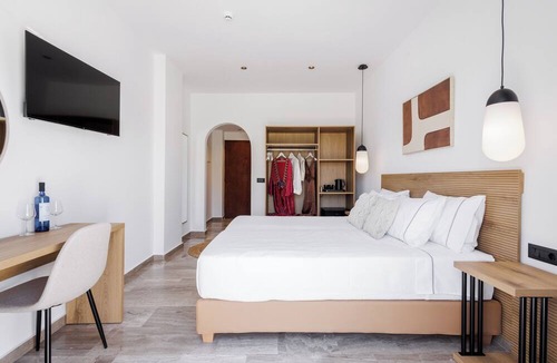 Kamari Hotel | Inoe Hotel
